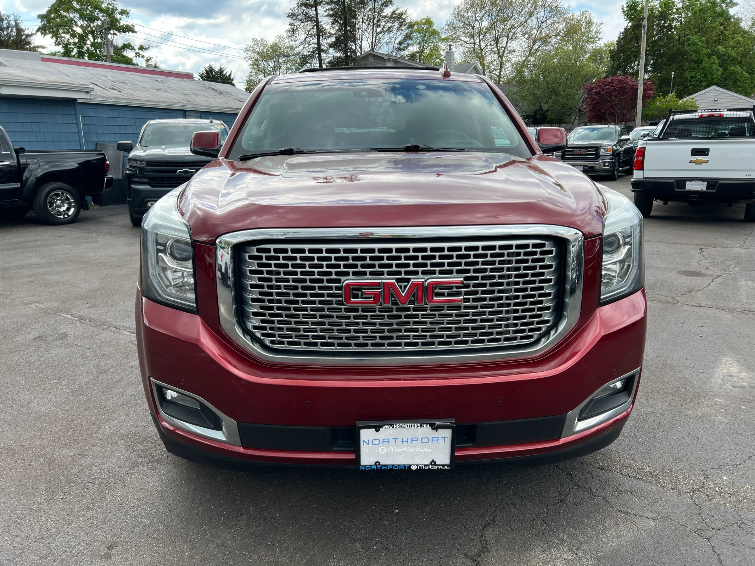 Used 2016 GMC Yukon XL Denali w/ Open Road Package AWD/4WD image 8