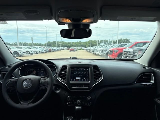 Used 2022 Jeep Cherokee Trailhawk w/ Comfort/Convenience Group AWD/4WD image 39