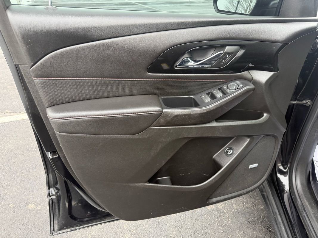 Used 2022 Chevrolet Traverse RS image 10