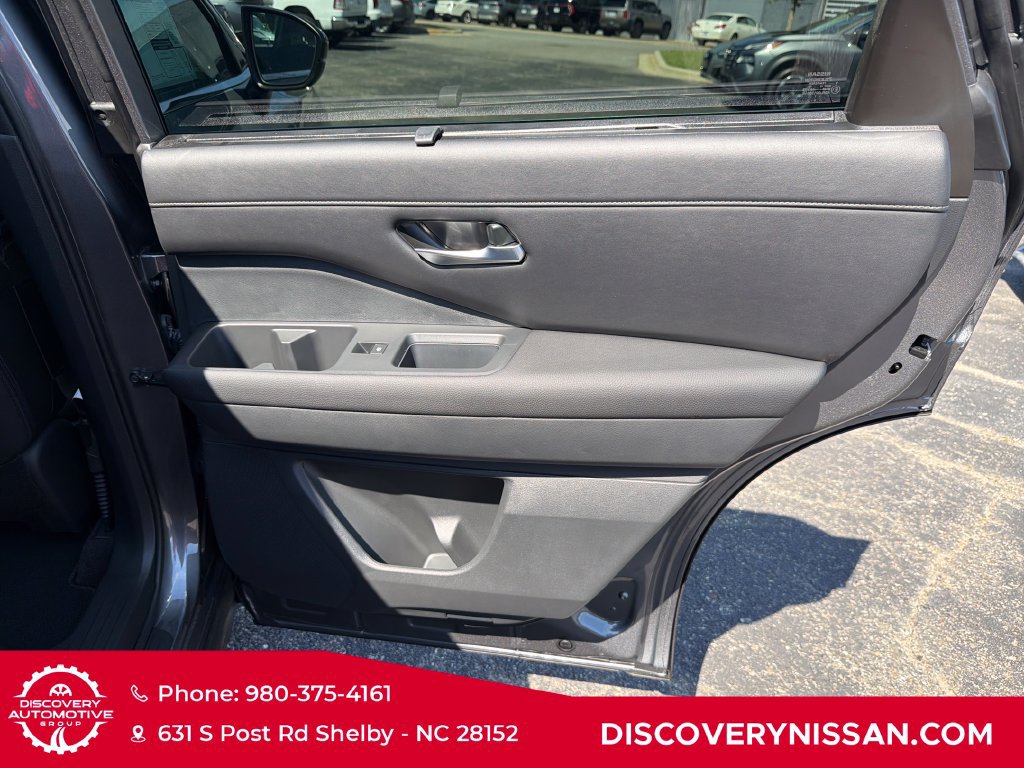 New 2026 Nissan Pathfinder SL FWD image 37