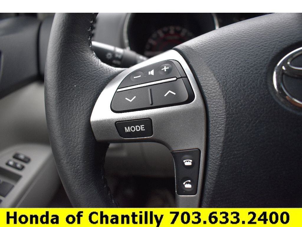 Used 2013 Toyota Highlander Limited image 12