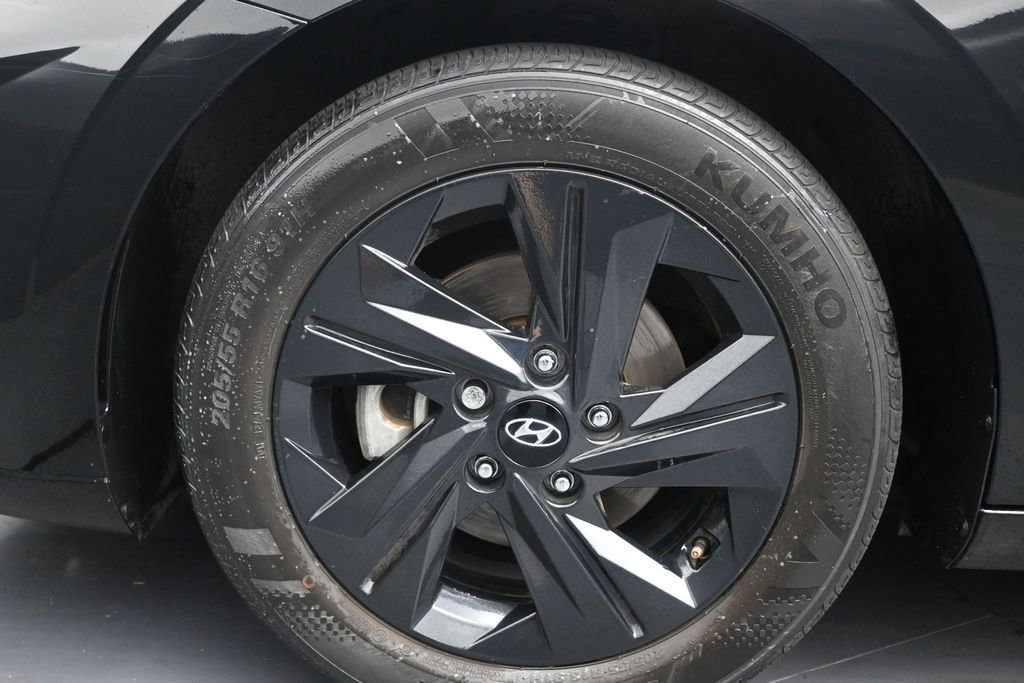 Used 2023 Hyundai Elantra SEL FWD image 16