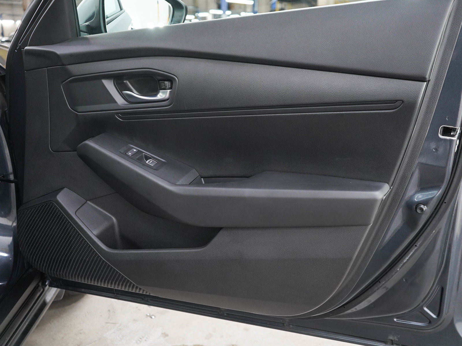 Used 2023 Honda Accord LX image 9