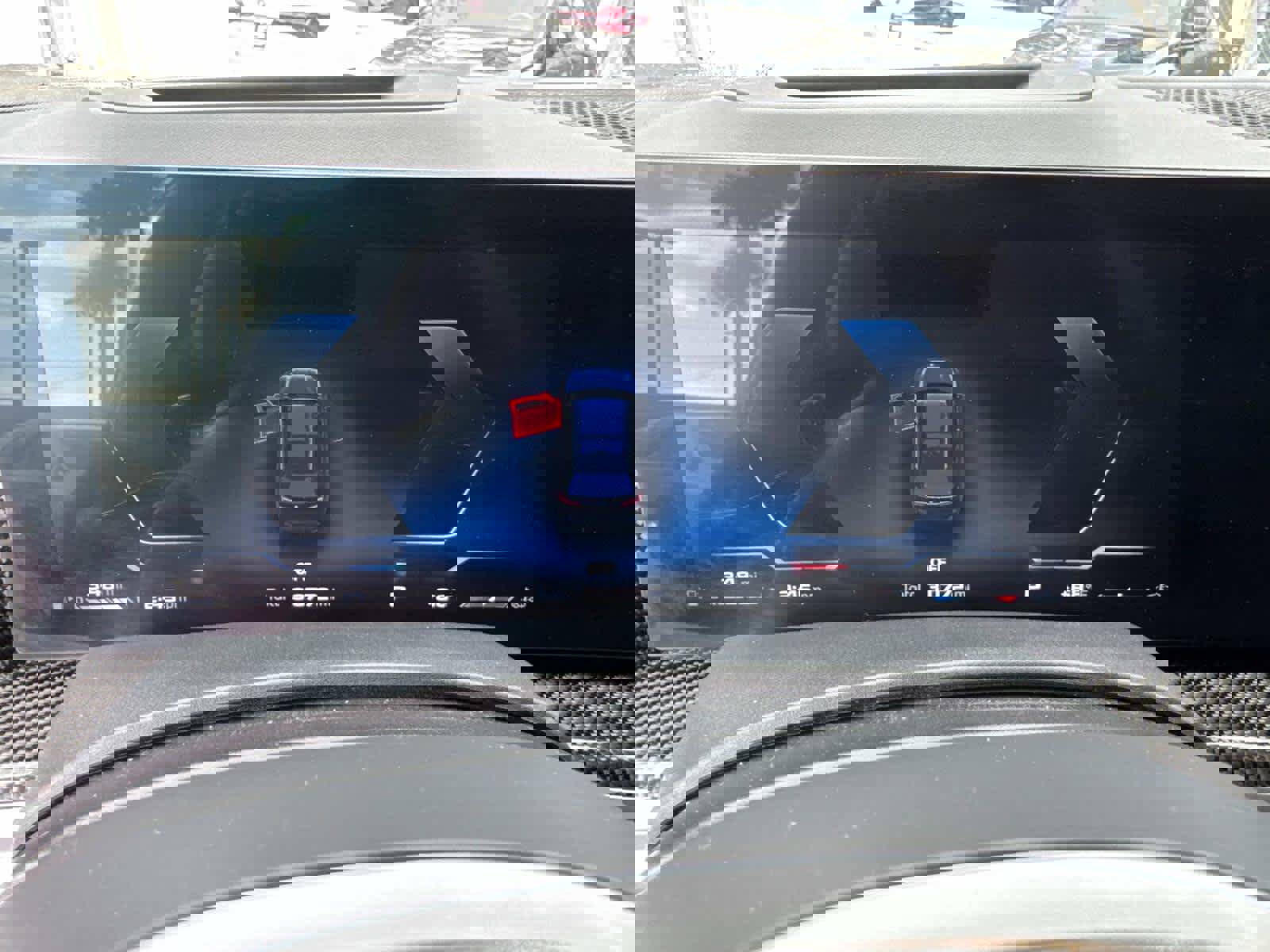 Used 2024 BMW X7 M60i w/ Executive Package image 32