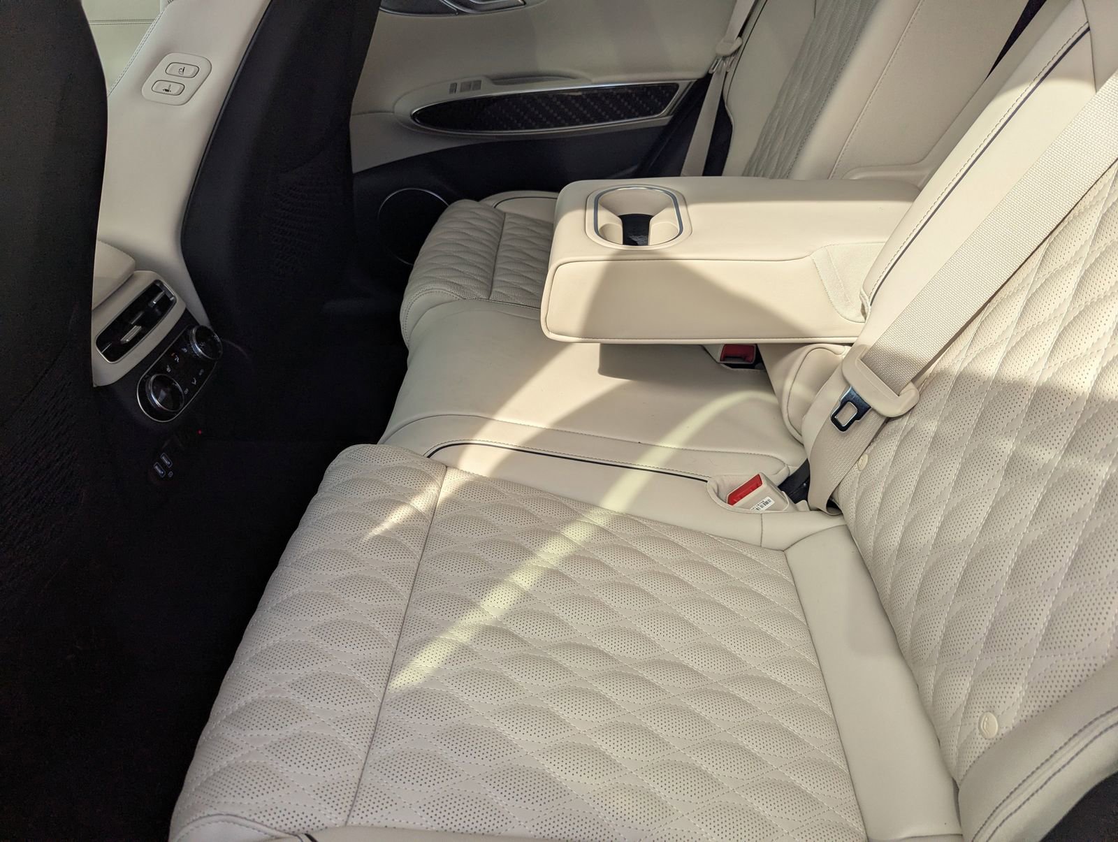 Used 2025 Genesis GV70 3.5T Sport w/ Sport Prestige Package image 17