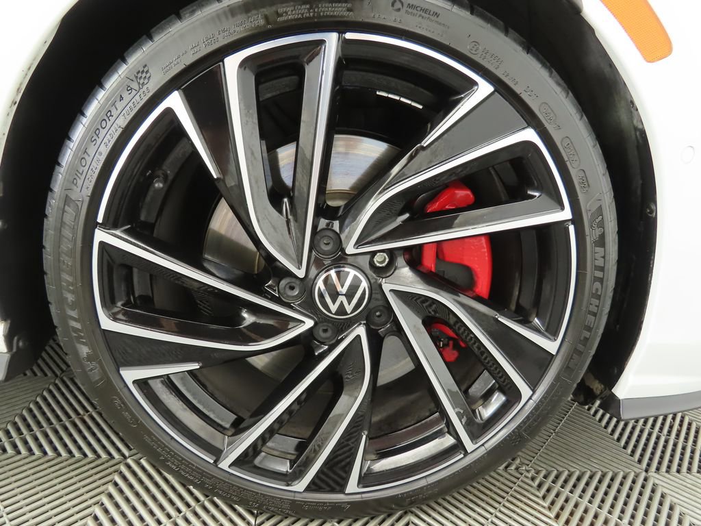 Used 2022 Volkswagen GTI Autobahn image 33