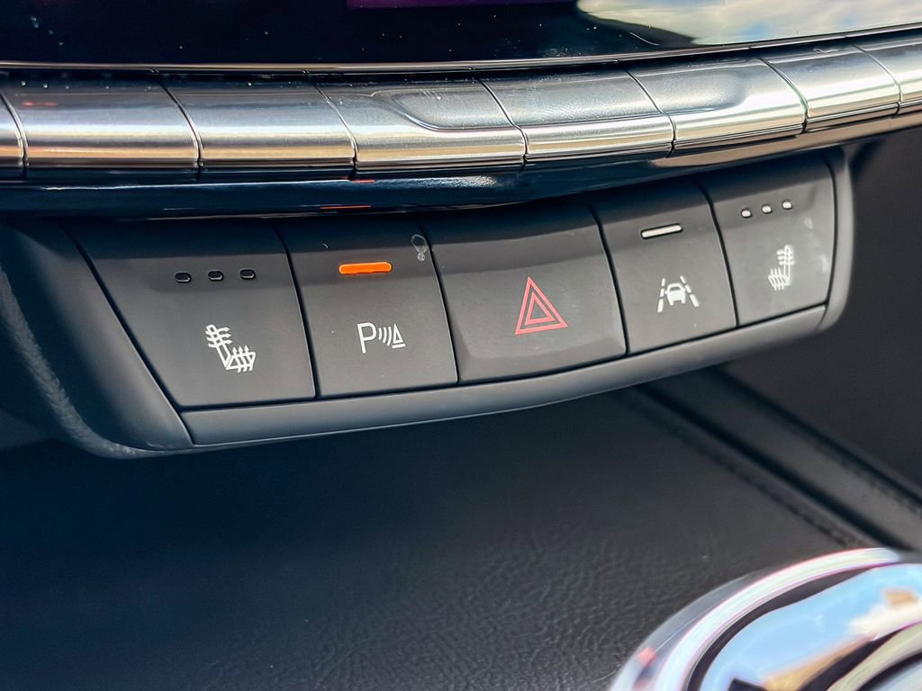 Used 2025 Cadillac XT4 Premium Luxury w/ Cold Weather Package AWD/4WD image 29