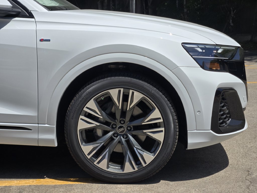 New 2027 Audi Q8 Premium Plus AWD/4WD image 13