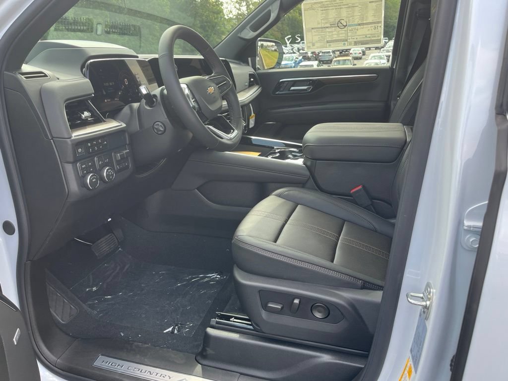 New 2026 Chevrolet Tahoe High Country w/ Sun And Tow Package AWD/4WD image 5