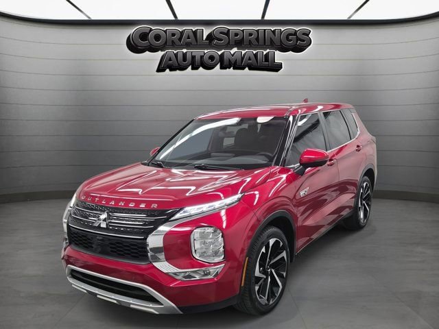 Used 2023 Mitsubishi Outlander 4WD Plug-In Hybrid image 3