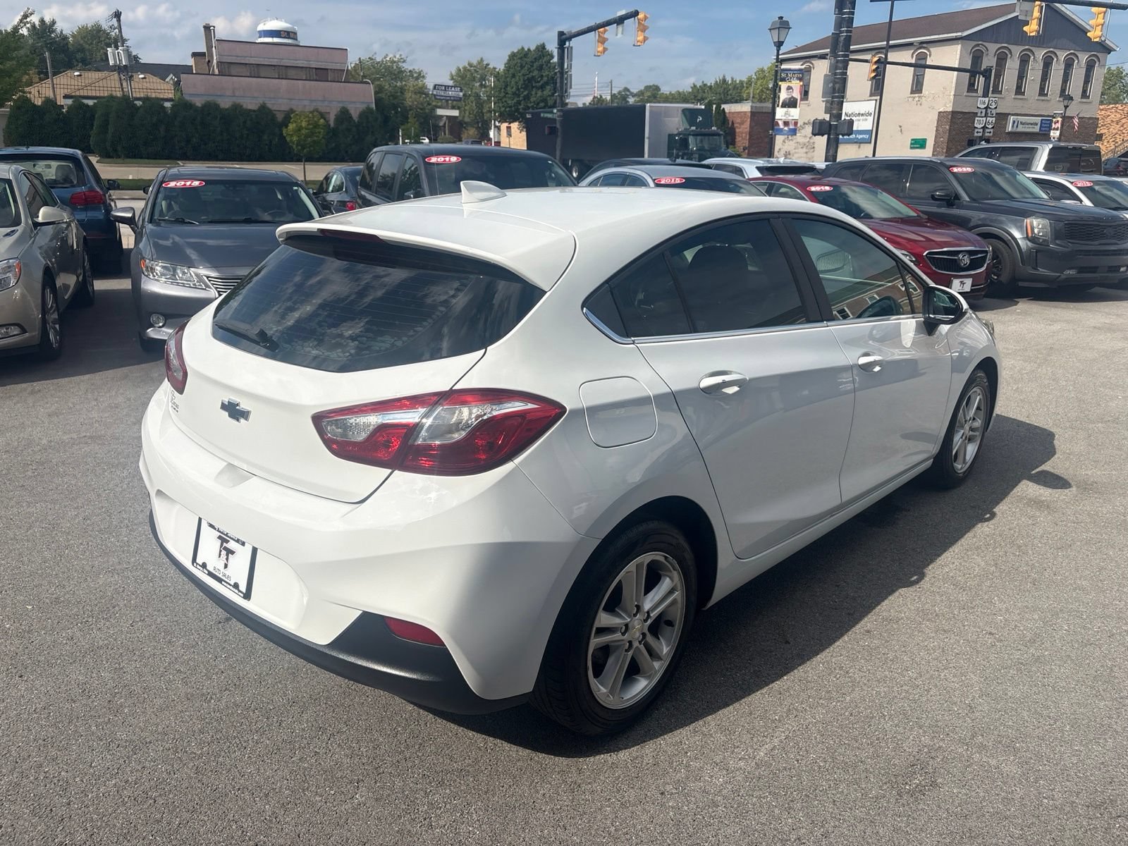 Used 2017 Chevrolet Cruze LT w/ Convenience Package FWD image 5