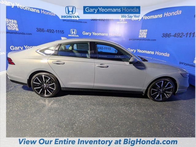 Used 2025 Honda Accord Touring image 3