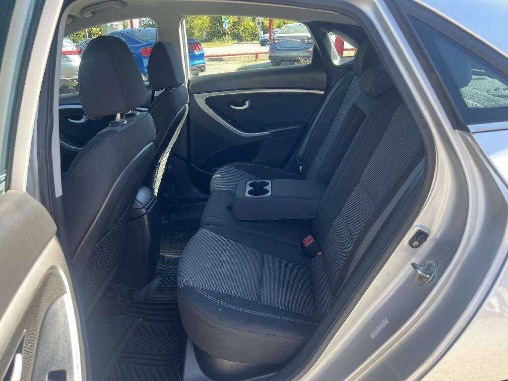Used 2017 Hyundai Elantra GT FWD image 14