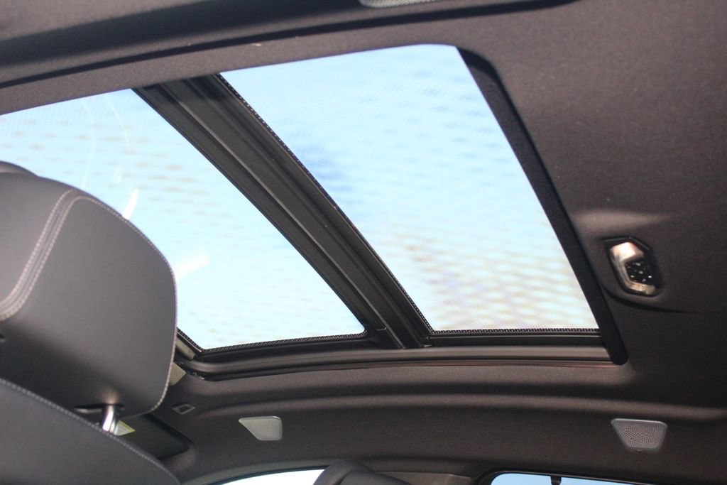 New 2026 BMW X6 M60i image 23