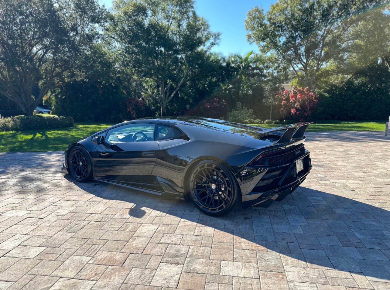 Used 2021 Lamborghini Huracan EVO image 3