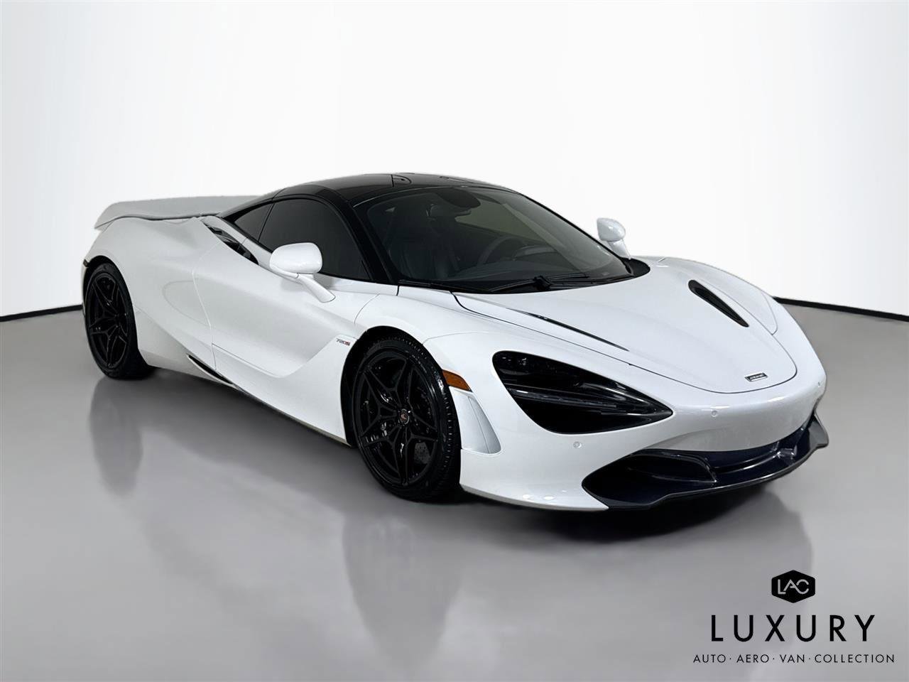 Used 2018 McLaren 720S image 3