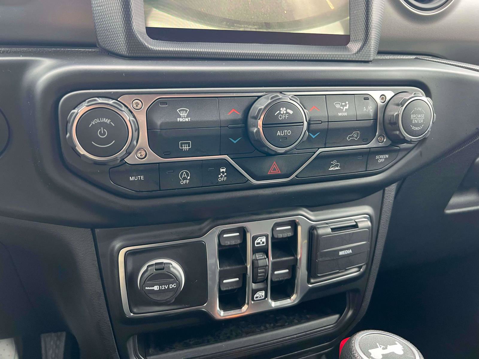 Used 2022 Jeep Wrangler Unlimited Sport AWD/4WD image 16