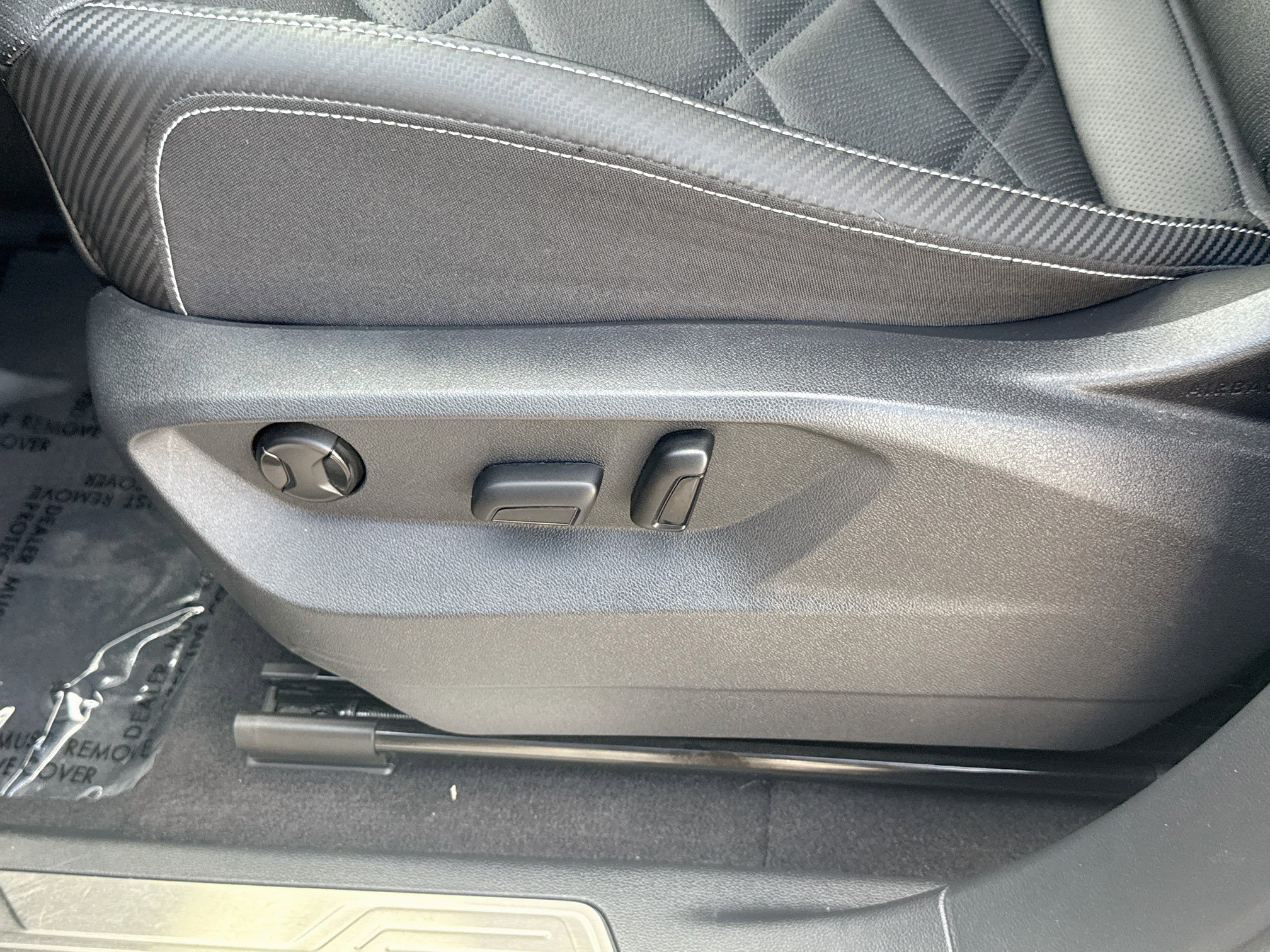 Certified 2024 Volkswagen Atlas Cross Sport SE FWD image 17