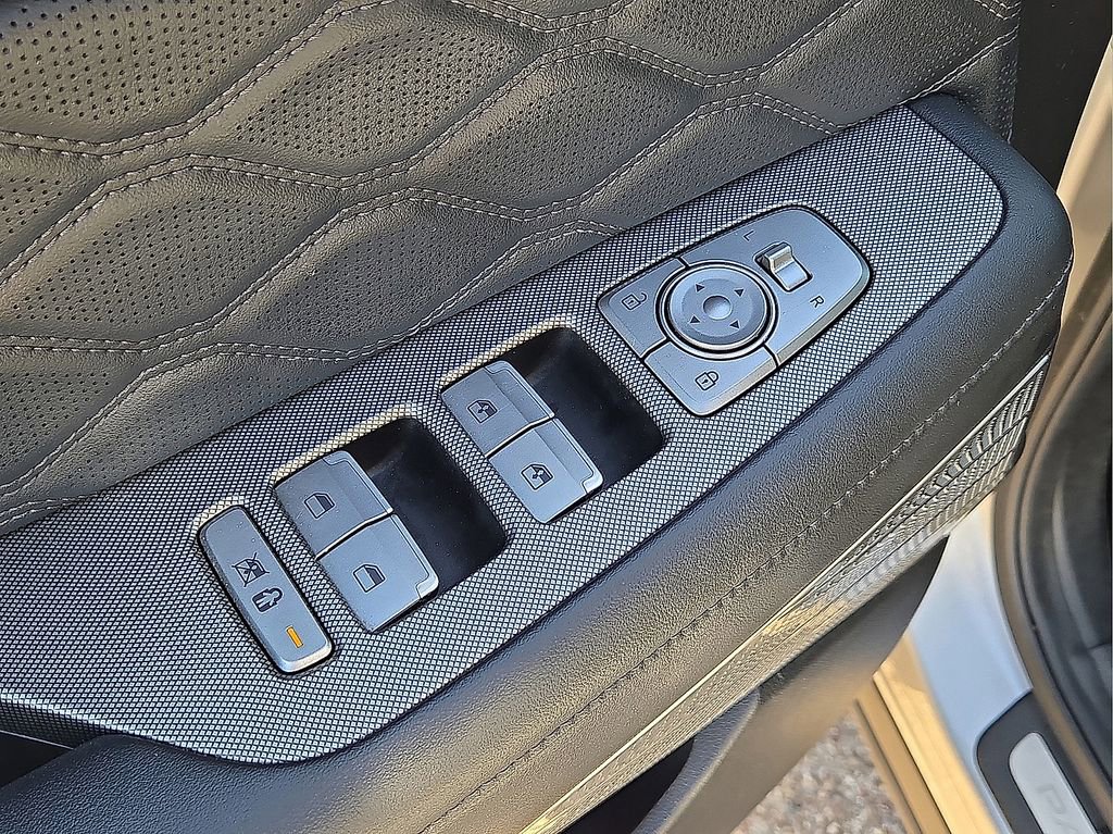 Used 2021 Hyundai Palisade Calligraphy image 21