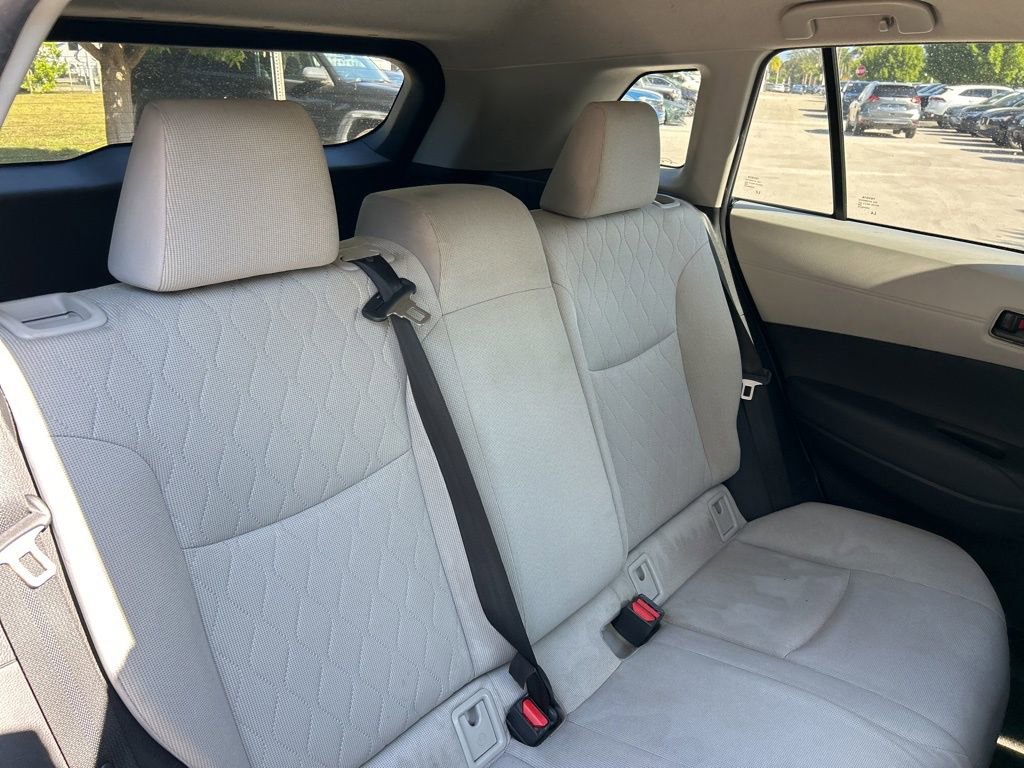 Used 2023 Toyota Corolla Cross LE FWD image 39