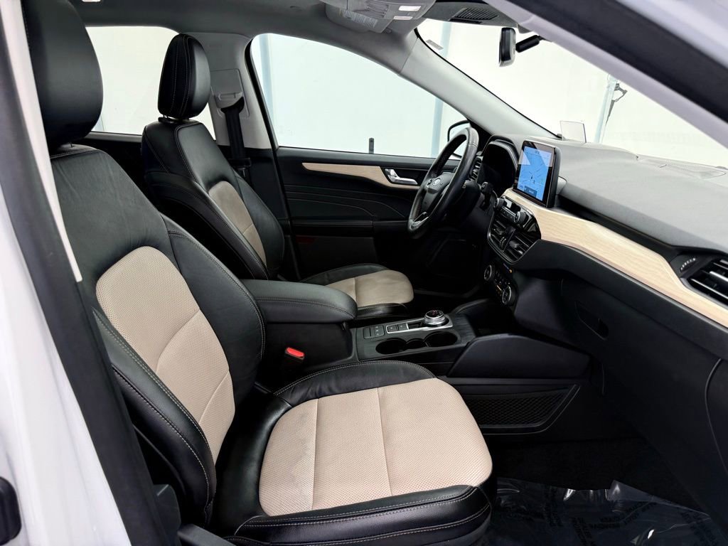 Used 2021 Ford Escape Titanium w/ Titanium Elite Package image 22