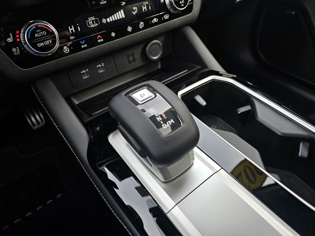 New 2026 Mitsubishi Outlander SEL image 23