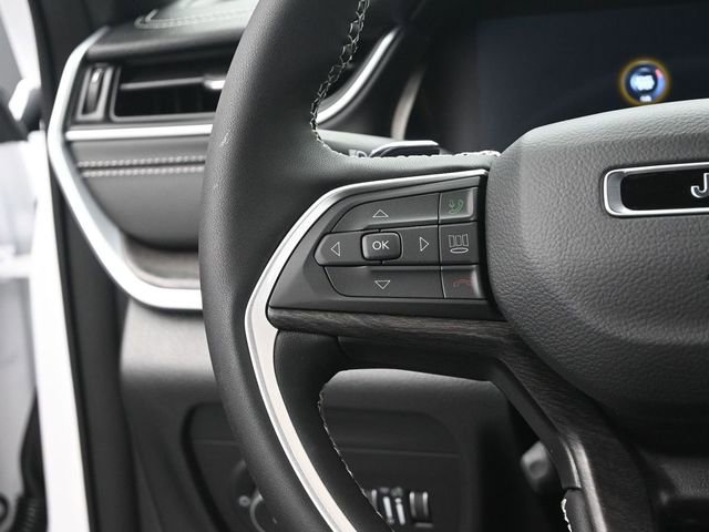 New 2025 Jeep Grand Cherokee Limited w/ Luxury Tech Group II image 30