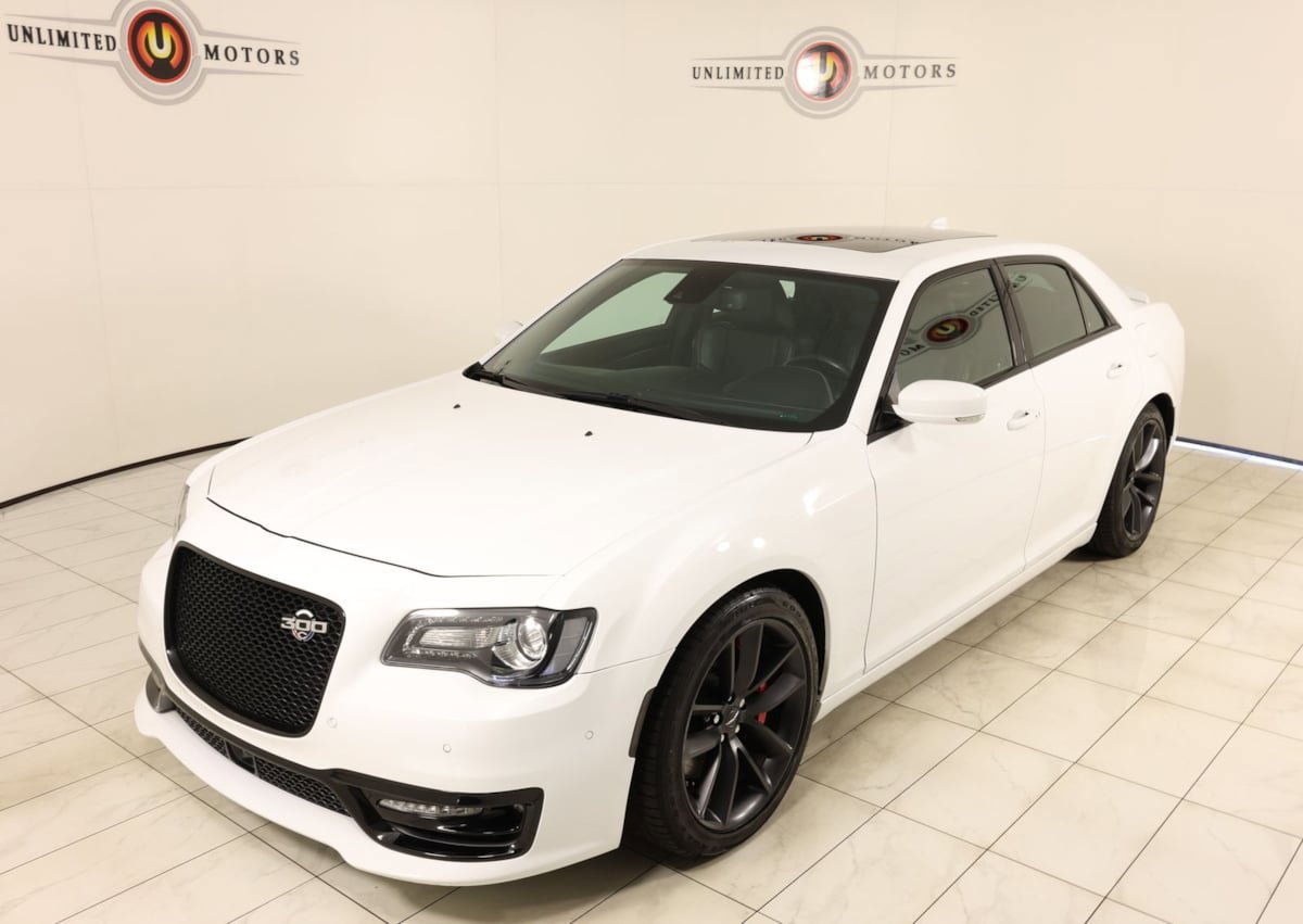 Used 2023 Chrysler 300 C RWD image 35