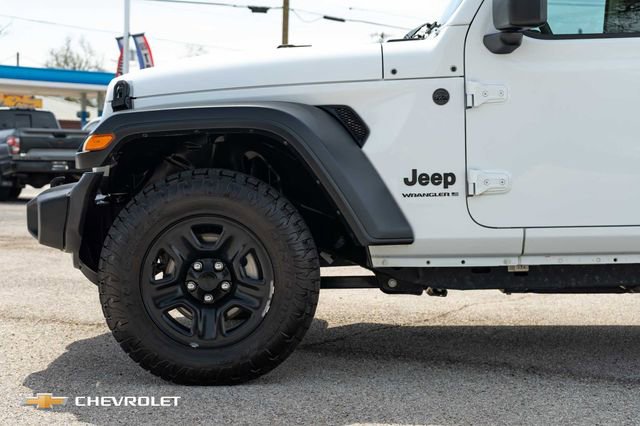 Used 2024 Jeep Wrangler Sport image 12