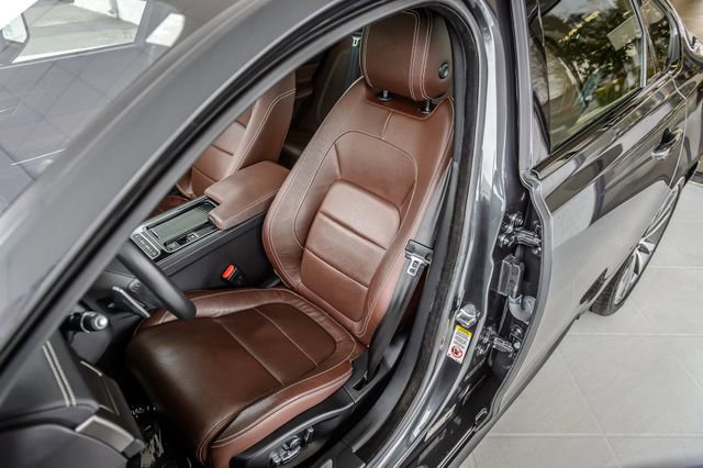 Used 2018 Jaguar XF S image 37