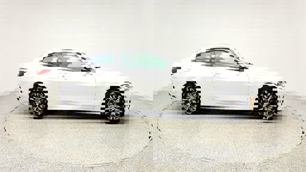 Used 2021 BMW 430i xDrive Coupe w/ Convenience Package image 4