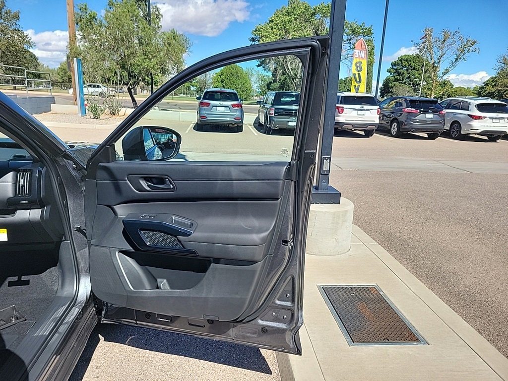 New 2025 Nissan Pathfinder SV w/ Cargo Package image 18