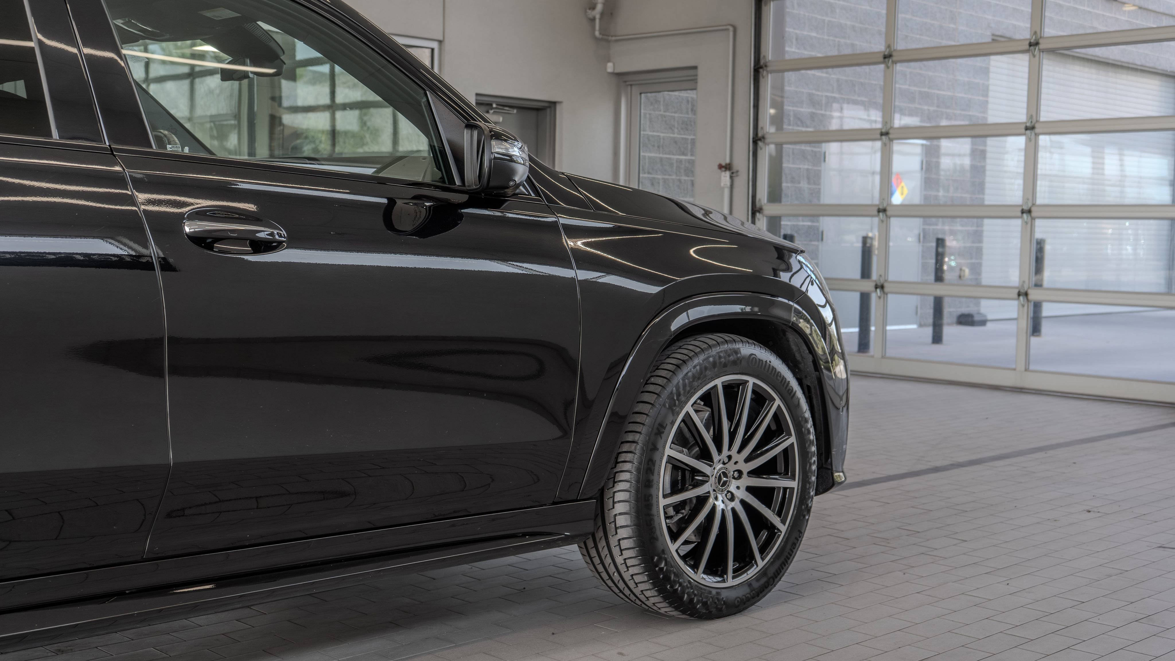 Certified 2025 Mercedes-Benz GLS 450 4MATIC w/ AMG Line Exterior image 30