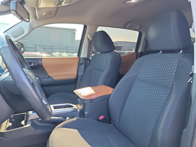 Used 2020 Toyota Tacoma SR5 RWD image 19