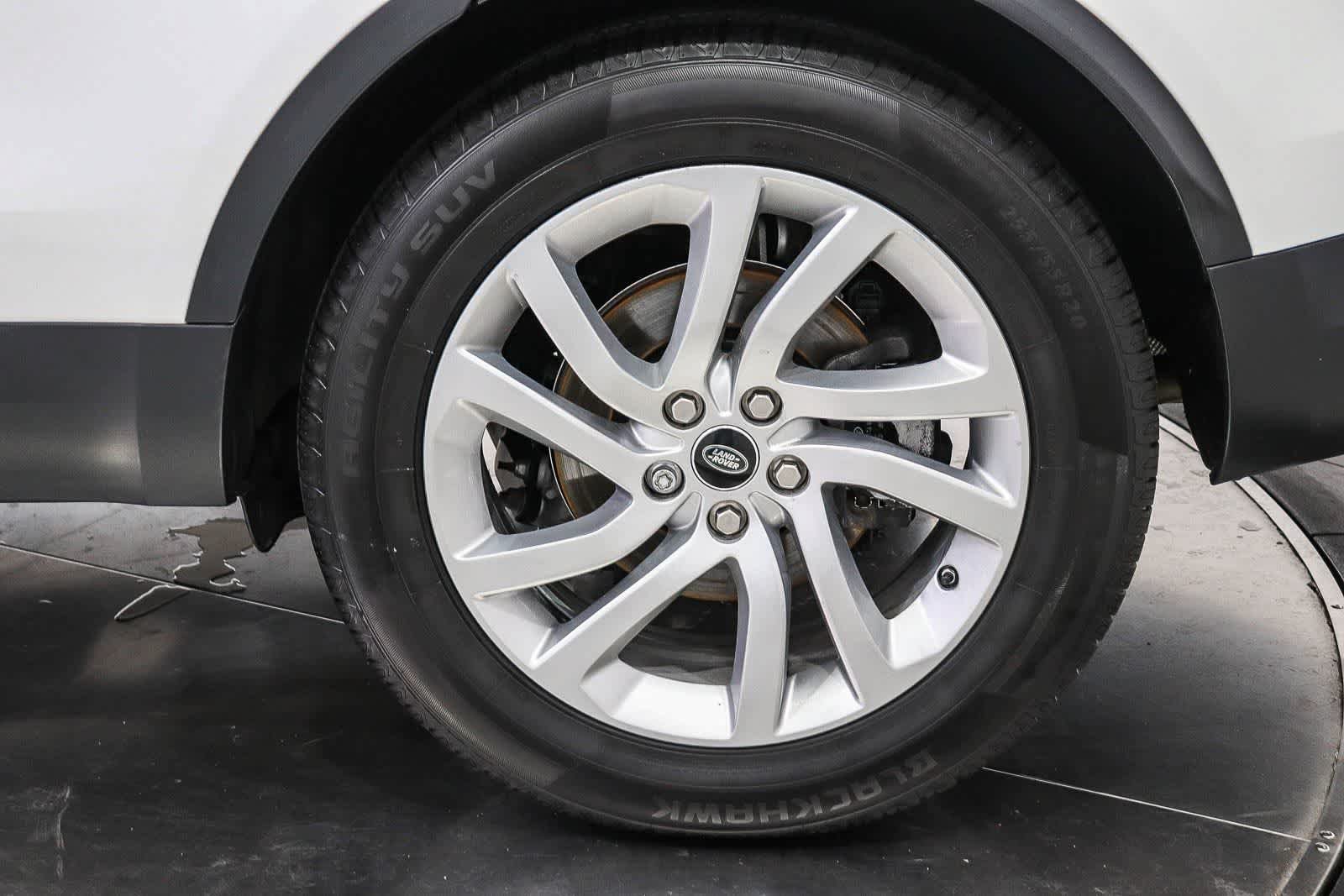 Used 2018 Land Rover Discovery HSE AWD/4WD image 10