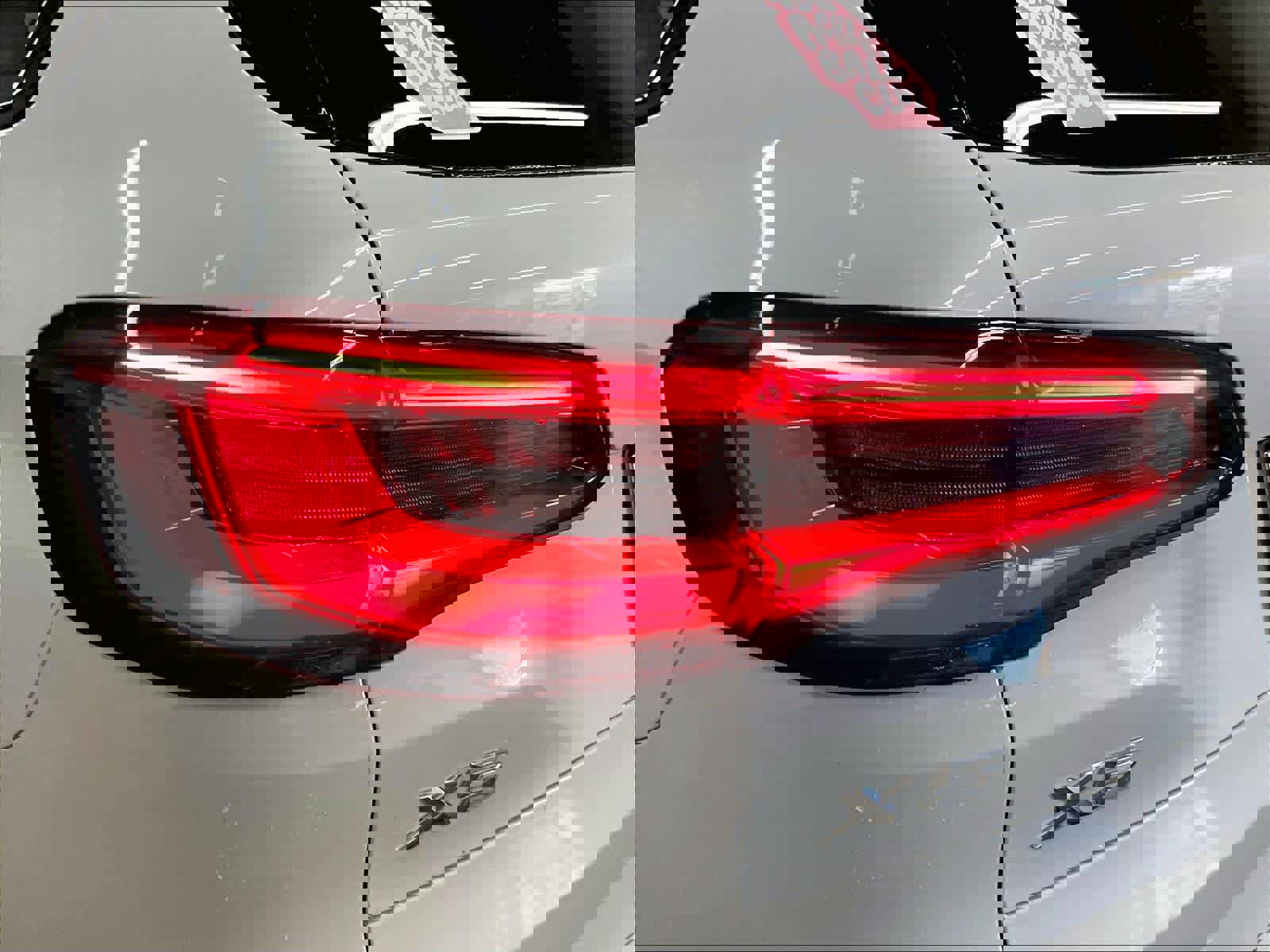 Used 2019 BMW X5 xDrive50i w/ M Sport Package image 30