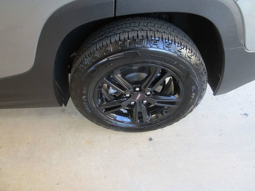 Used 2024 GMC Terrain AT4 image 10