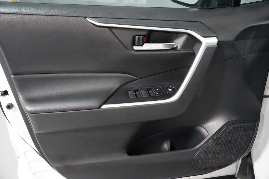 Used 2023 Toyota RAV4 XLE FWD image 30