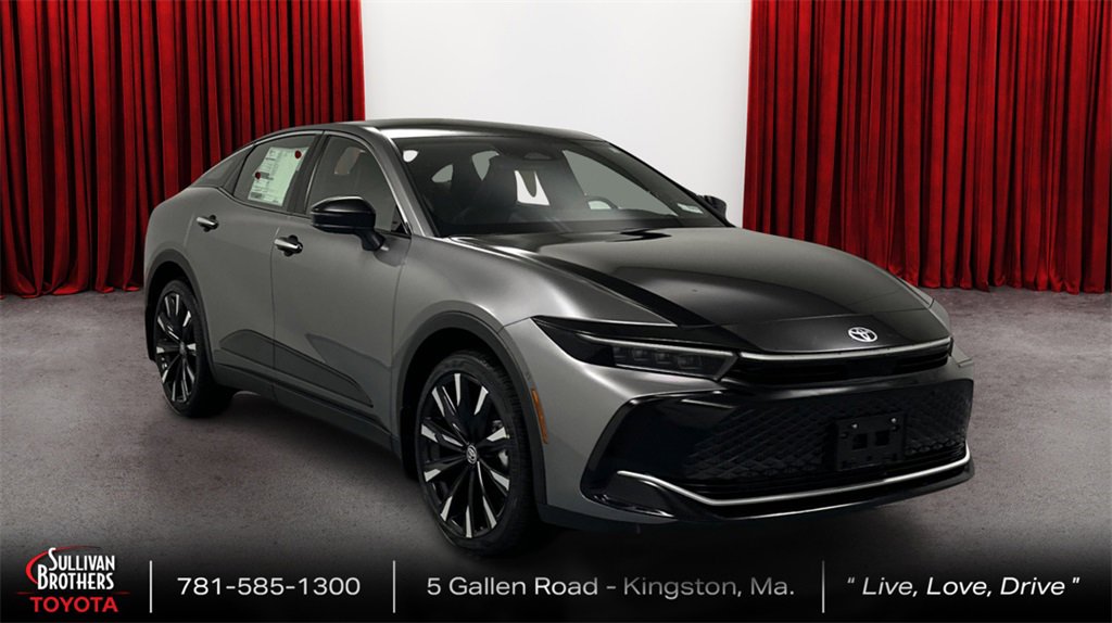 New 2025 Toyota Crown Platinum image 3