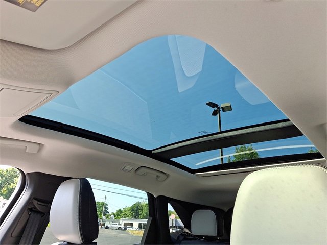 New 2025 Ford Escape SE image 6