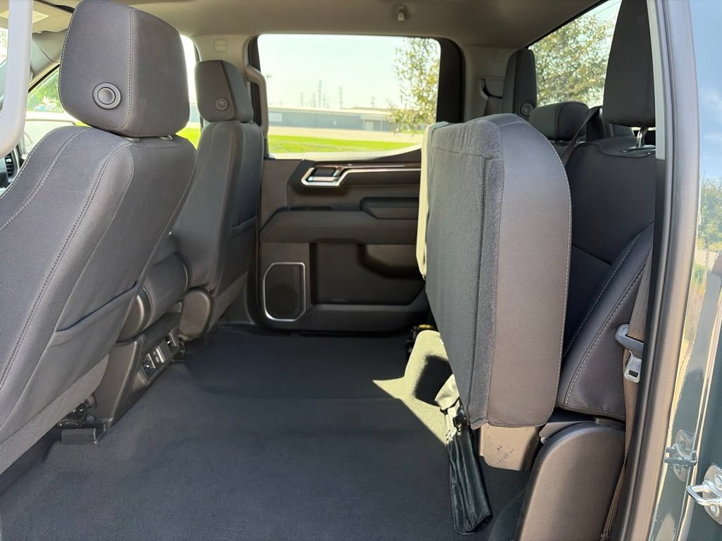 Used 2025 Chevrolet Silverado 1500 LT AWD/4WD image 39