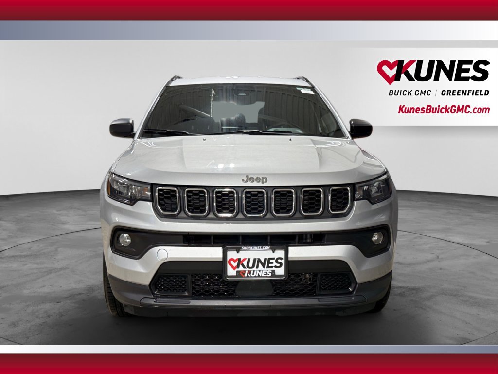 Used 2024 Jeep Compass Latitude AWD/4WD image 4