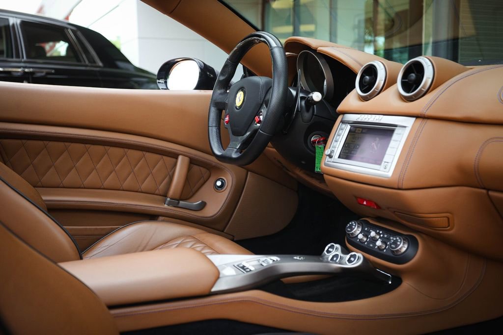 Used 2011 Ferrari California image 44