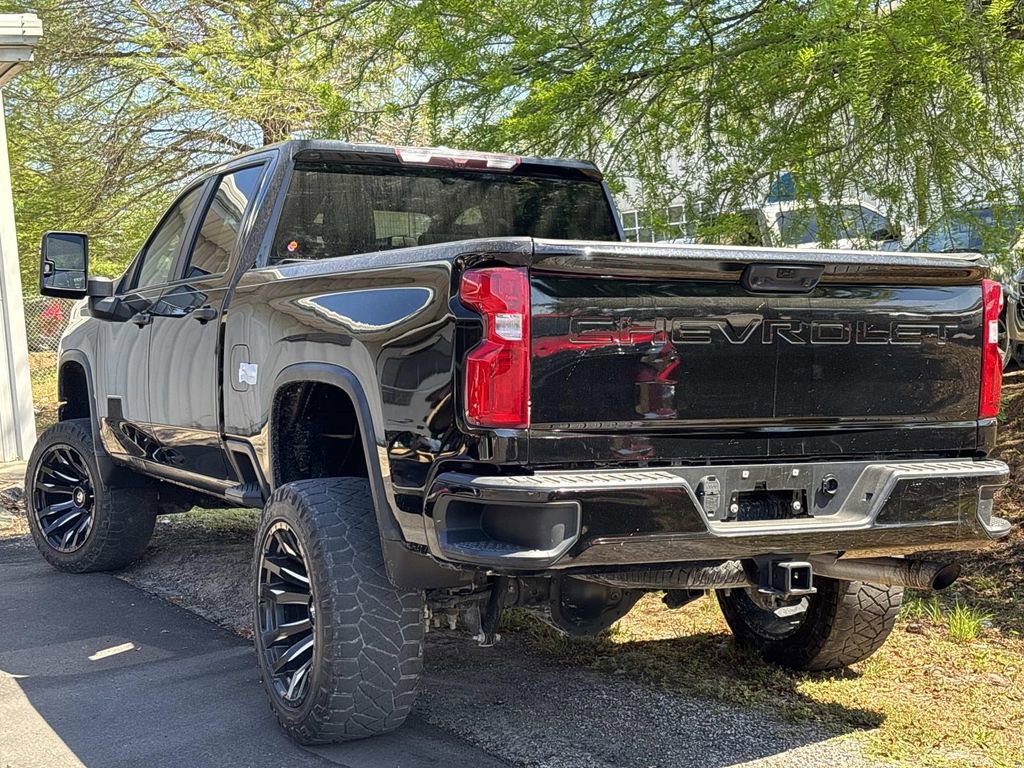 Used 2021 Chevrolet Silverado 2500 Custom w/ Custom Value Package image 3