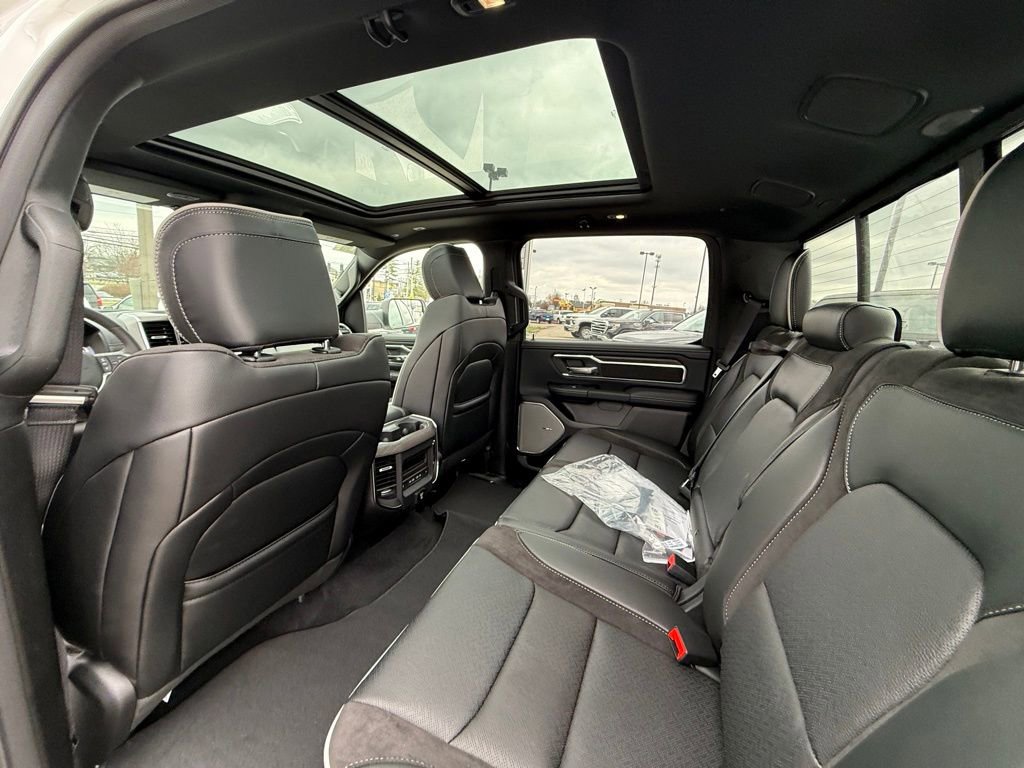 New 2026 RAM 1500 Laramie AWD/4WD image 27