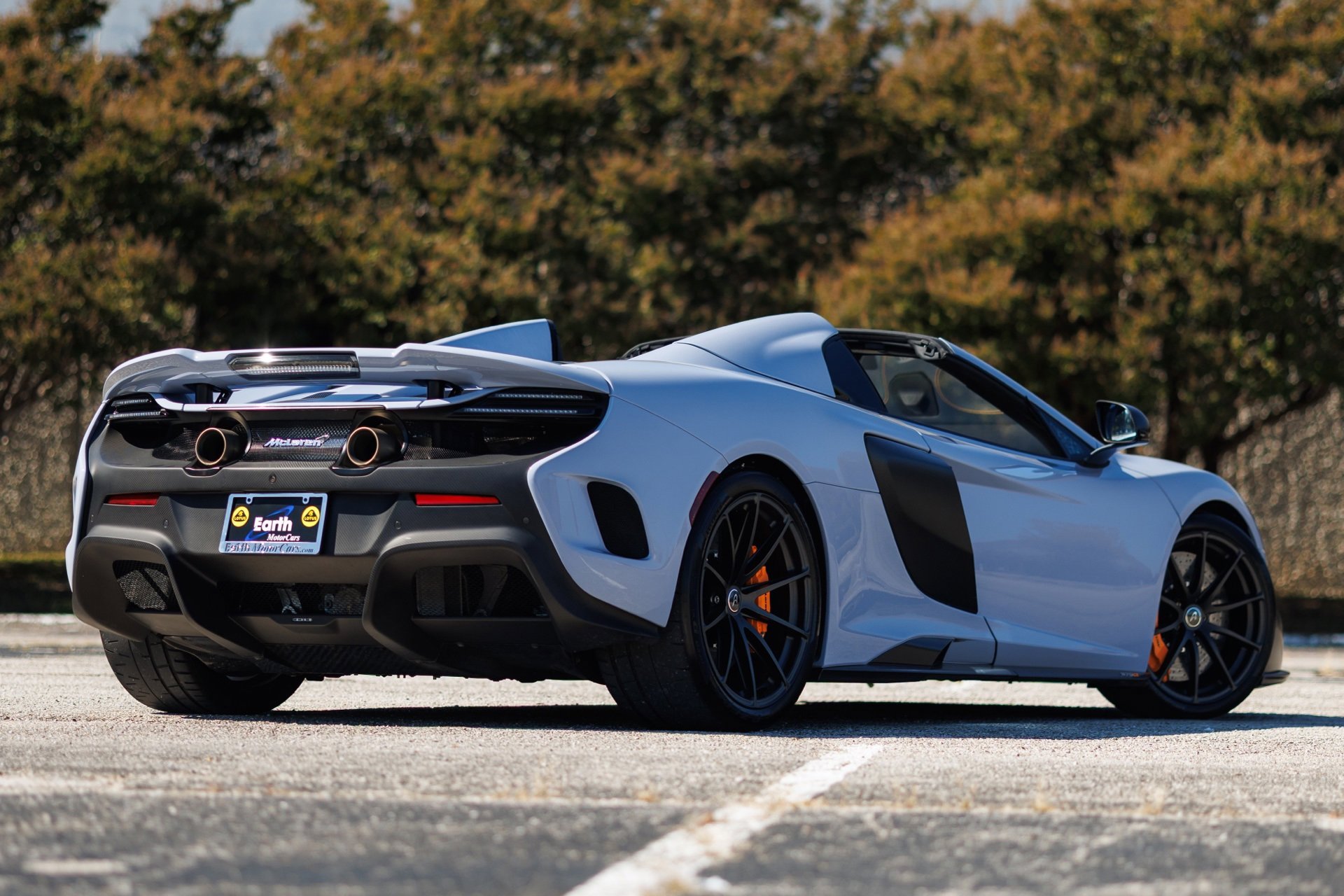 Used 2016 McLaren 675LT Spider image 10