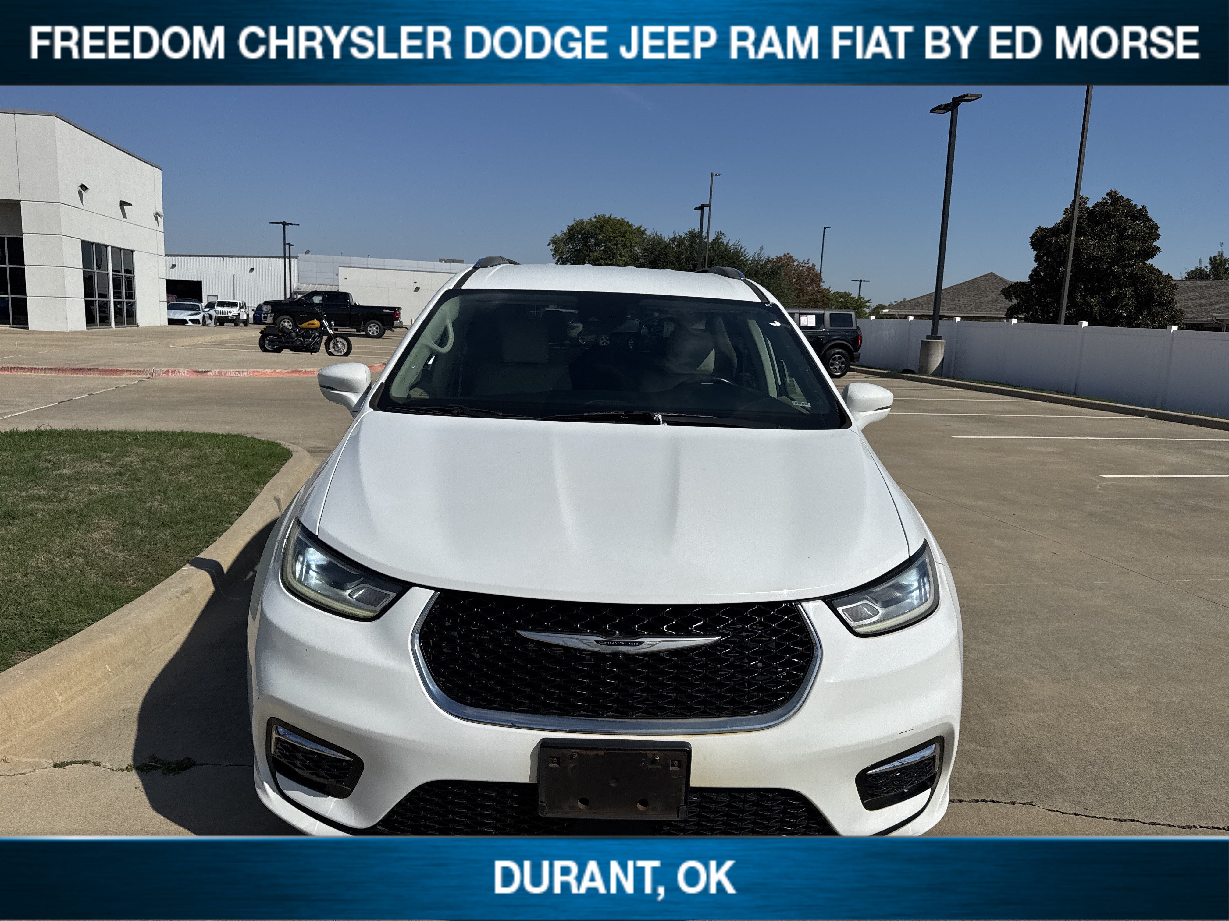 Certified 2021 Chrysler Pacifica Touring-L FWD image 2