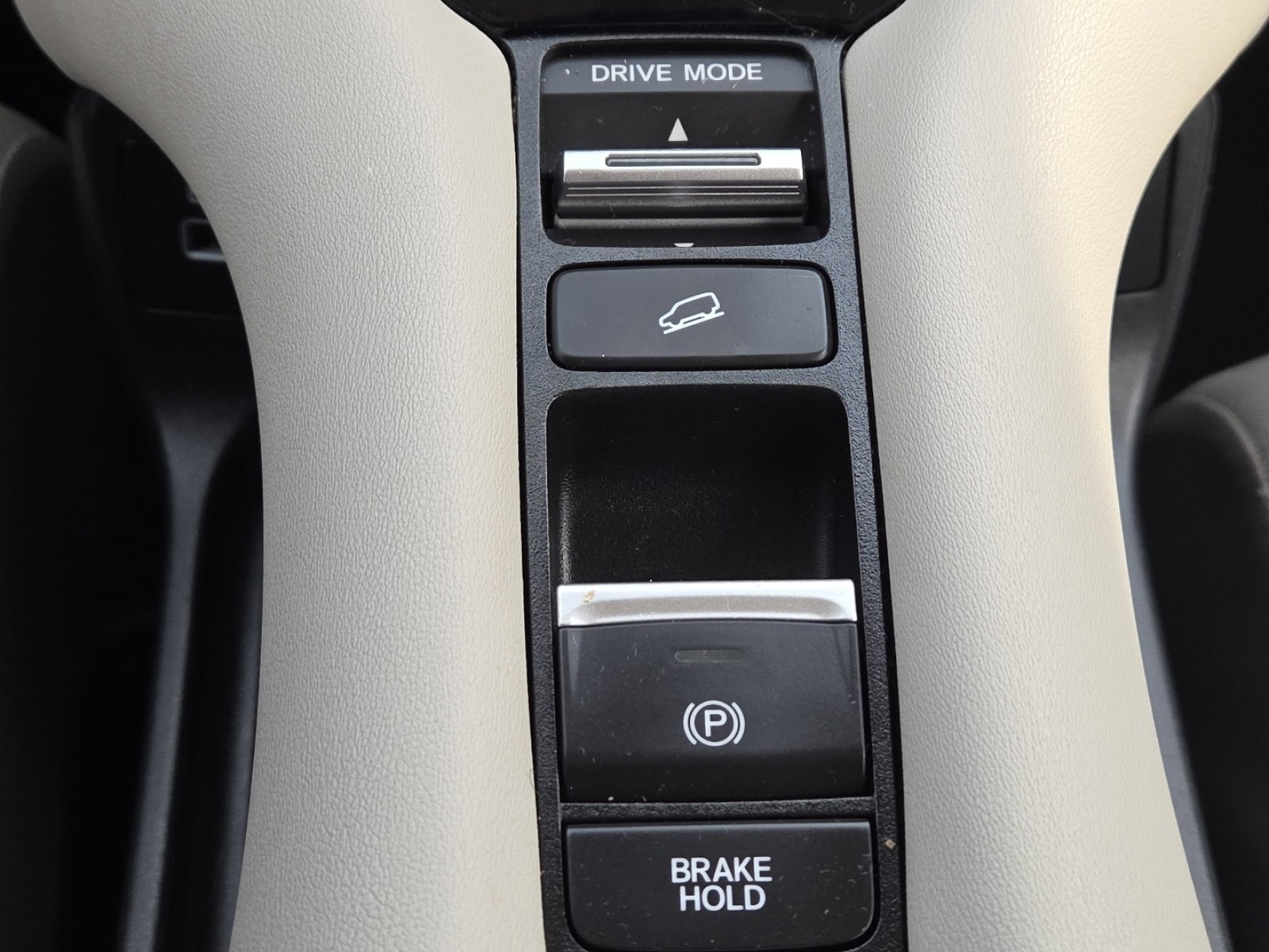 Used 2023 Honda HR-V LX image 4