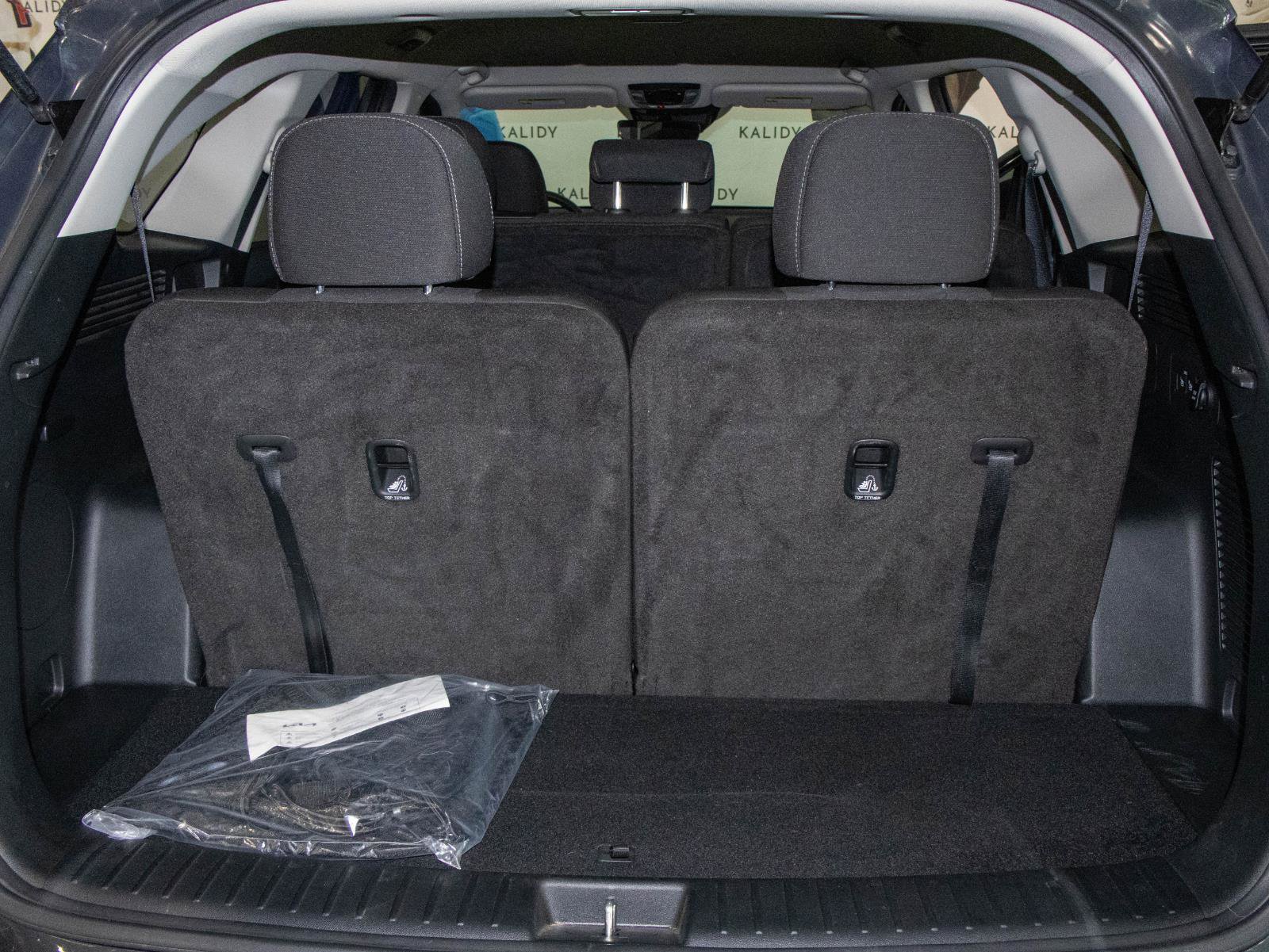 Used 2025 Kia Sorento LX image 23