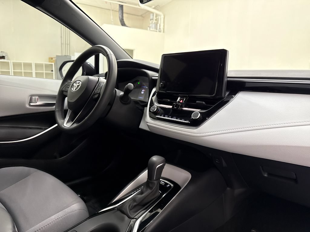 Used 2024 Toyota Corolla SE w/ SE Convenience Package FWD image 26